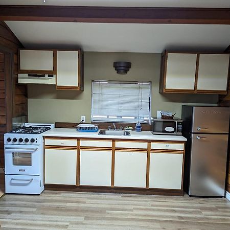 Merritt Lodge エクステリア 写真