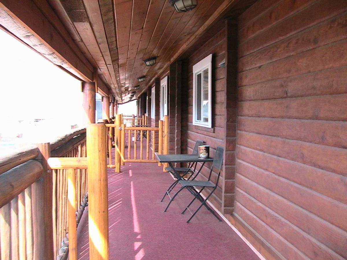Merritt Lodge エクステリア 写真