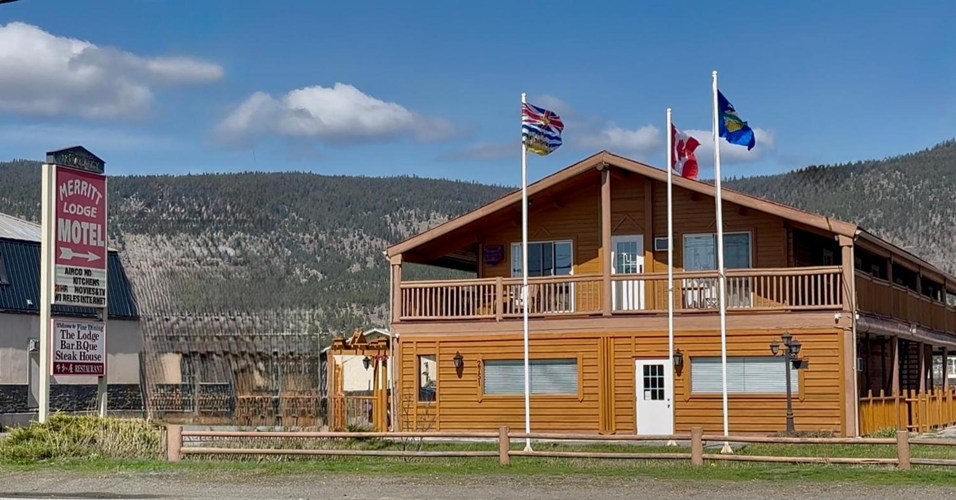 Merritt Lodge エクステリア 写真